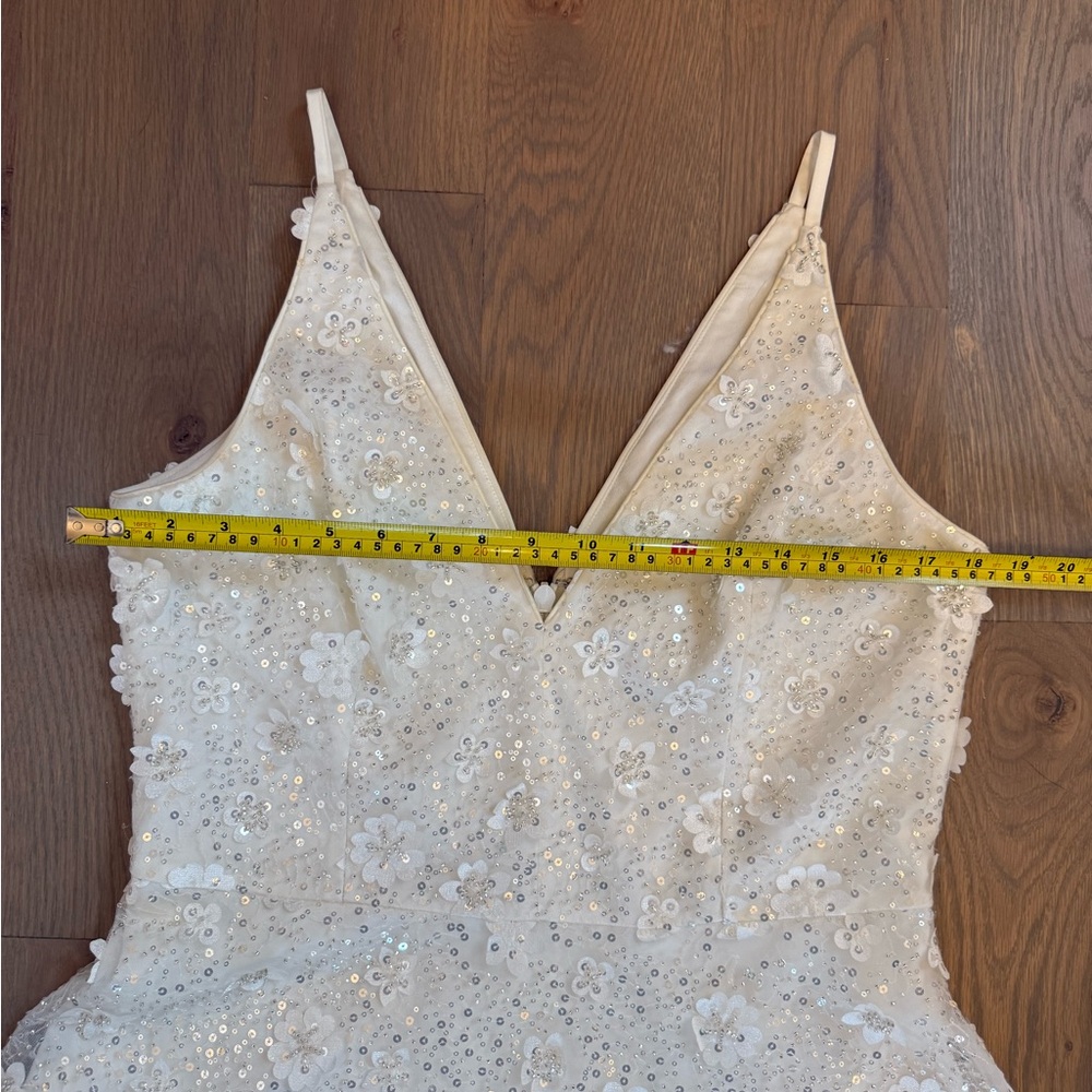 Dress the Population White Sequin and Floral Dress size XL. Fits Size 10/12 - Picture 4 of 8